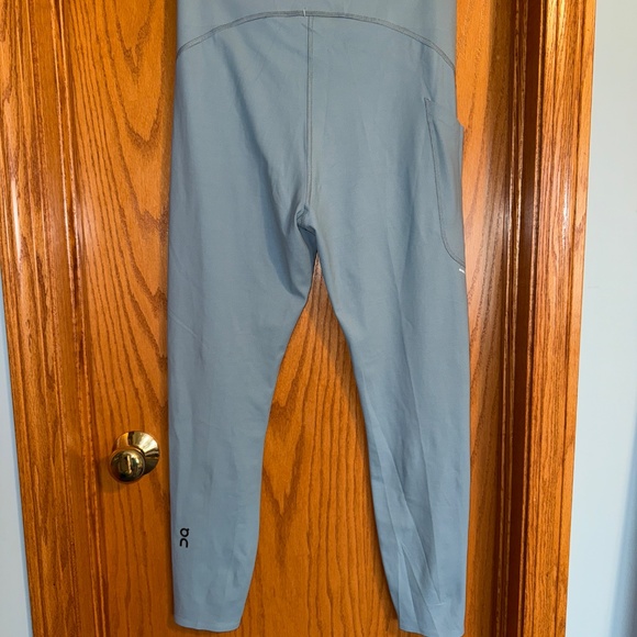 On Women’s Movement Tights - Picture 2 of 6